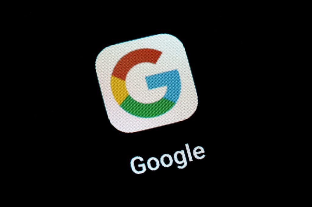 Google Logo on black background
